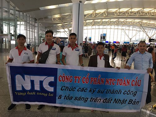 Hình ảnh các kỹ sư tại Sân bay